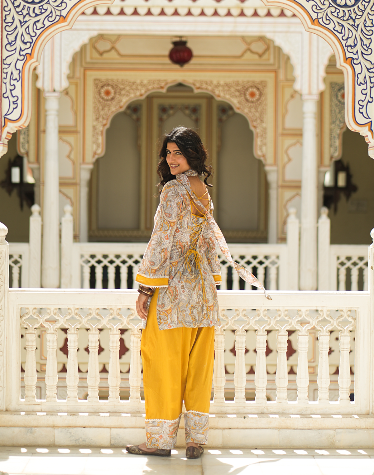 Kishori- Grey Paisley Kurta Set with neck scarf