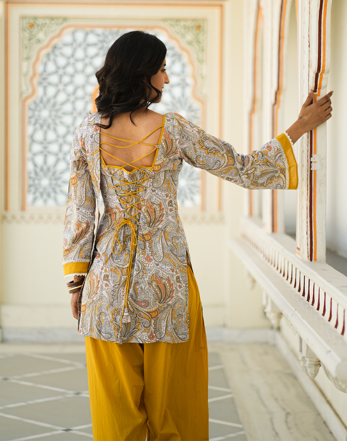 Kishori- Grey Paisley Kurta Set with neck scarf