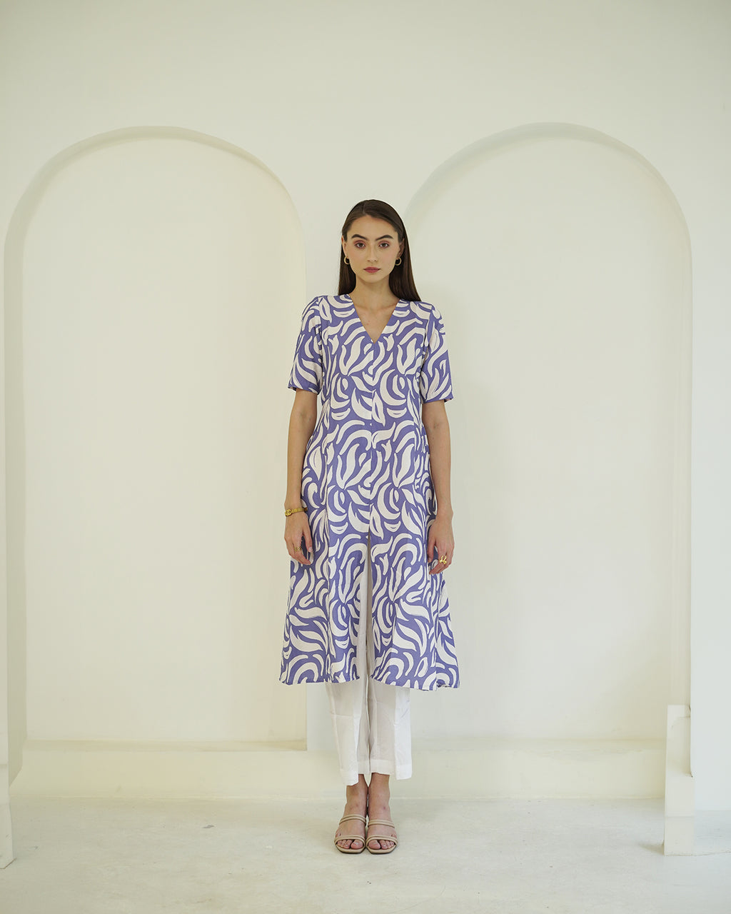 Madhavi - Indigo & Ivory Abstract Leaf Print Kurta Set