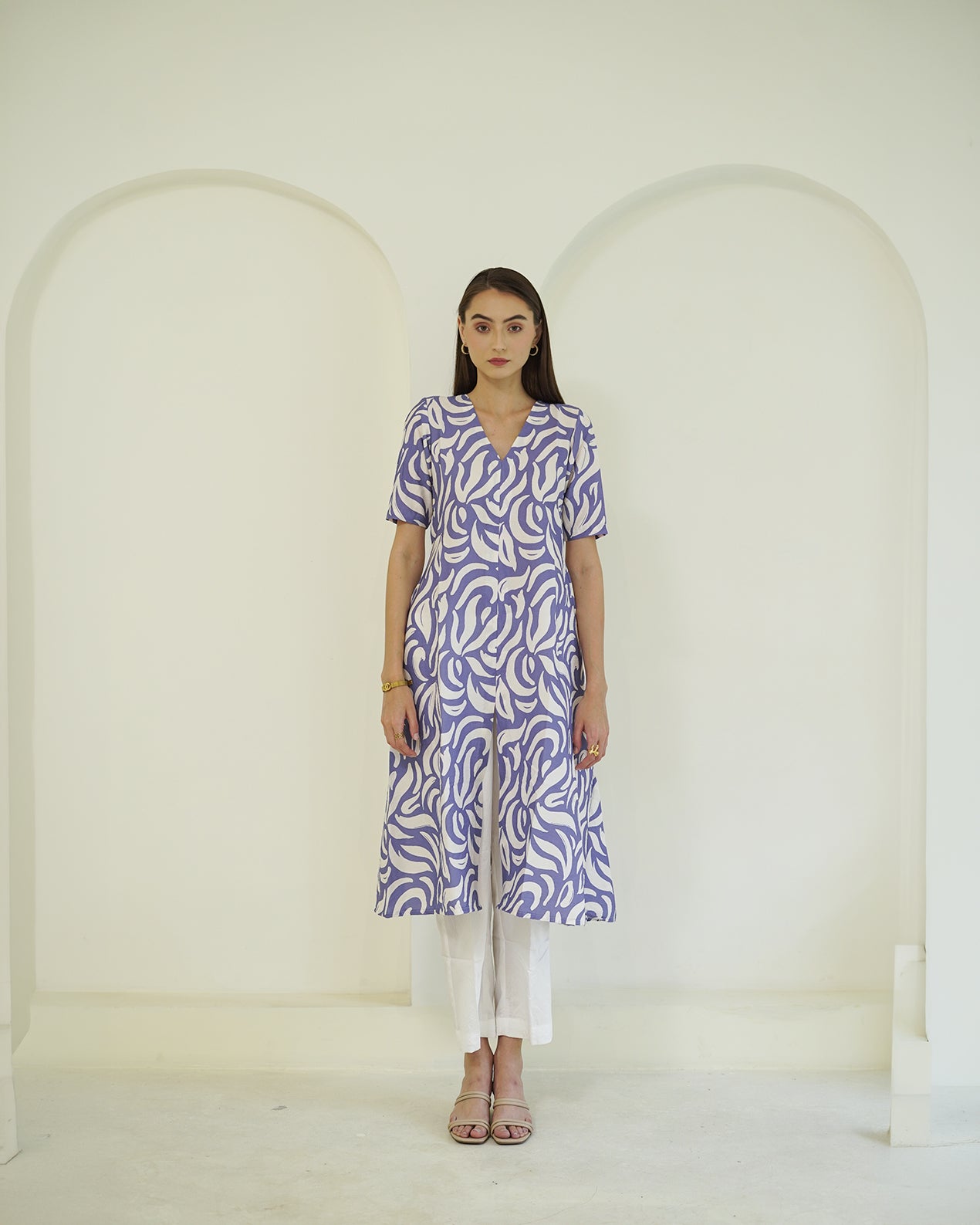 Madhavi - Indigo & Ivory Abstract Leaf Print Kurta Set